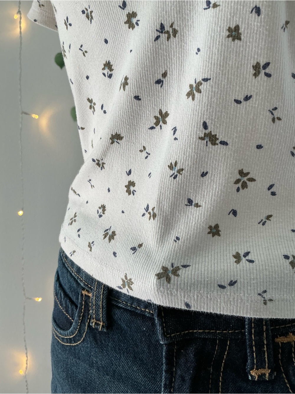 White Floral Wrap-Front Cropped Women’s Top - Picture 4 of 7